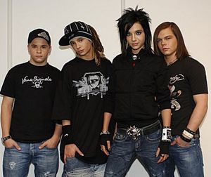 Познакомиться с парнями из Tokio Hotel, они такие прикольные, наверно...