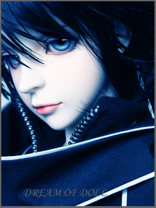 удивительно-красивая кукла