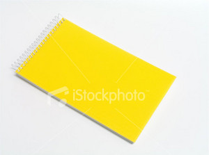 блокнот с ярко желтой бумагой