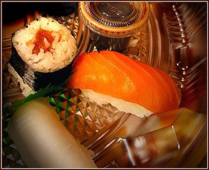 суши (желательно с лососем, но можно и любые, принимаются в любых количествах)