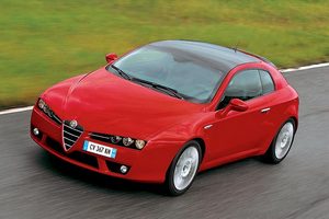 Alfa Romeo Brera и только красную :)