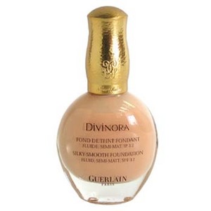 GUERLAIN Divinora Silky Smooth Foundation SPF 12