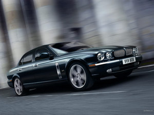 Jaguar XJR