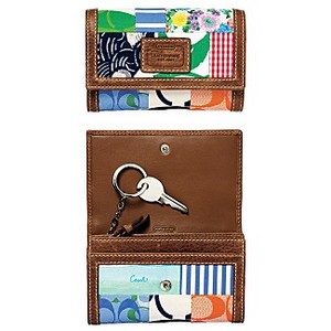 COACH HAMPTONS WEEKEND PATCHWORK MULTI-FUNCTION WALLET