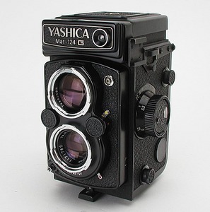 Yashica Mat-124G