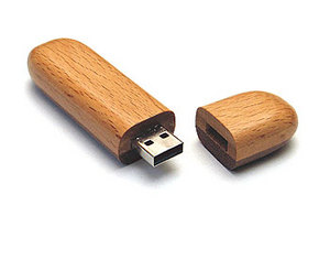 флешка в деревянном копусе