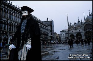 Ночь на венецианском карнавале