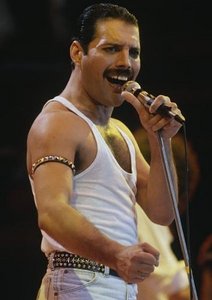футболку с принтом портрета Freddie Mercury