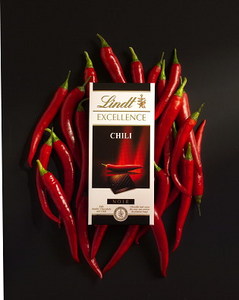 шоколад Lindt Excellence Chili
