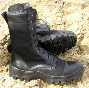 Чёрные военные ботинки