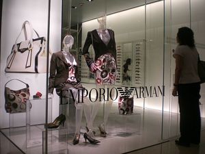 Футболку и джинсы armani