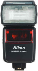 Хочу внешнюю вспышку для фотоаппарата Nikon D40X :)