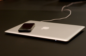 MacBookAir &Iphone