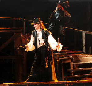 сходить на Сирано де Бержерака в Моссовет