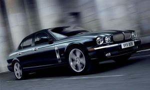 Jaguar XJR