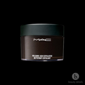 MAC COSMETICS FUTURE EARTH Volcanic Ash Exfoliator