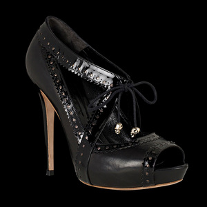 Alexander McQueen Cut out peep-toe shoes