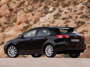 Хочу Mitsubishi Lancer Sportback (чёрный)