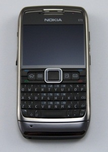 телефон Nokia E71