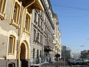 маленькая квартирка в старом  доме в центре Москвы