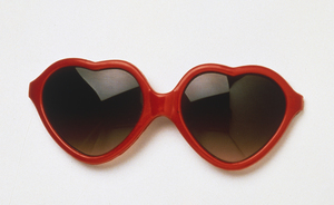 heart-shaped glasses