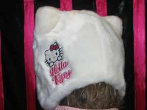 шапочка Hello Kitty