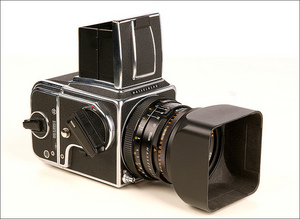 Hasselblad серии 500-503 + Carl Zeiss Planar T* 80mm/2.8 или нечто подобное