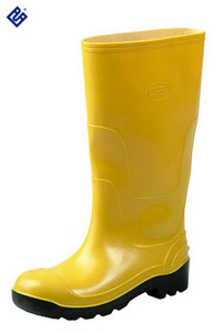 жёлтые резиновые сапоги