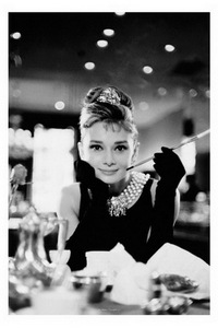 *чёрно-белое изображение кадра из кинофильма "Breakfast at Tiffany's"* Одри Хепберн под стеклом без рамы*