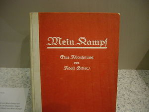 Прочитать Mein Kampf