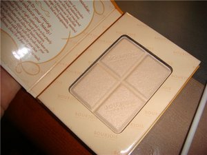 шоколадка Bourjois №53