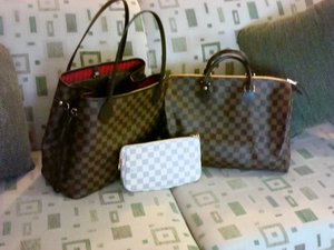 сумочка ЛВ, неверфулл, которая слева