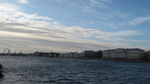 поболтать ножками в воде