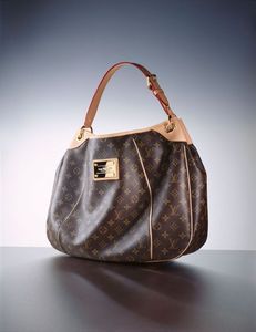Кожаная сумка Monogram Canvas Galliera PM от Louis Vuitton
