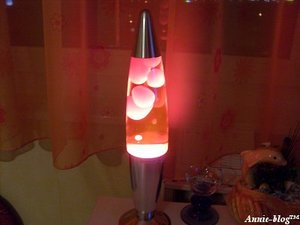 Лава-лампа красная или оранжевая