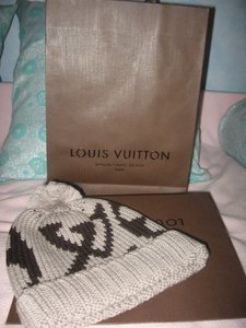 шапка Louis Vuitton