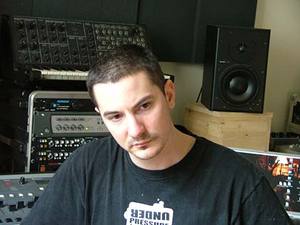 посетить концерт Sixtoo