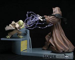 Star Wars — Yoda vs Palpatine Statue