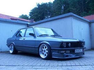 BMW E28 (сделать 540)