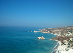 Поехать летом на Кипр