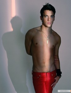 Jonathan-Rhys-Meyers