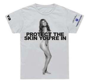 футболка с надписью protect the skin you're in