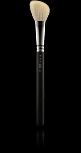 MAC 168 Large Angled Contour Brush