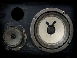 Большие (в пол-роста) советские колонки с усилителем