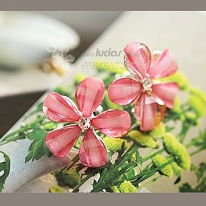 Сережки-гвоздики в форме цветочка