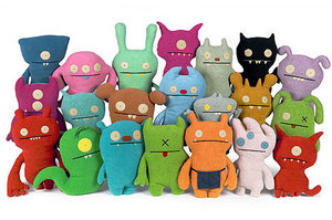 игрушечку или брелочек от UGLY DOLLS