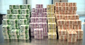 300 000 €