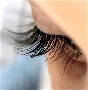 Long eyelash