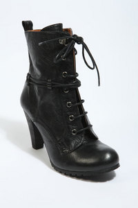 Lace Up Heavy Ankle Boot (Urbanoutfitters)