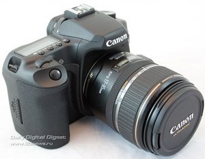 Зеркальный фотоаппарат Canon